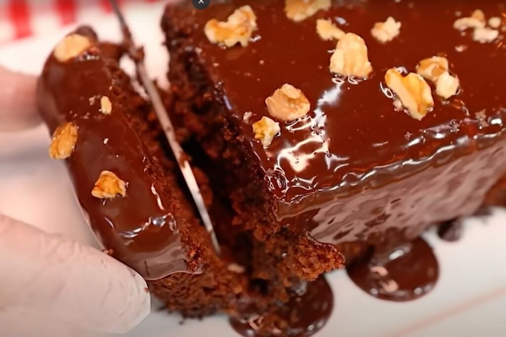 Receita de bolo de chocolate saudável e com 7 ingredientes