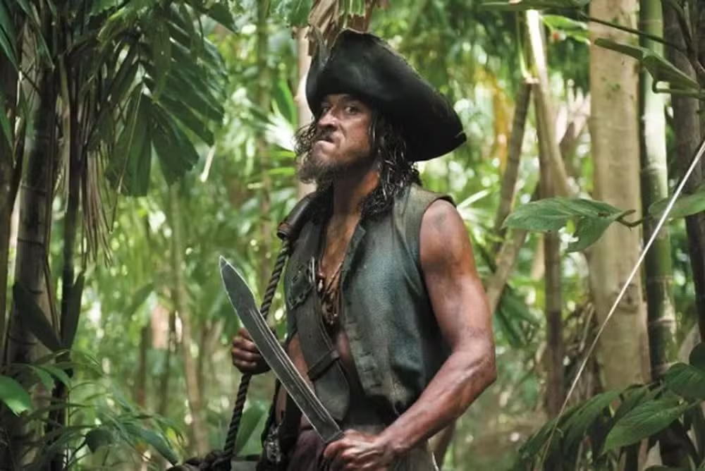 Tamayo Perry, ator de ‘Piratas do Caribe’, morre em ataque de tubarões no Havaí