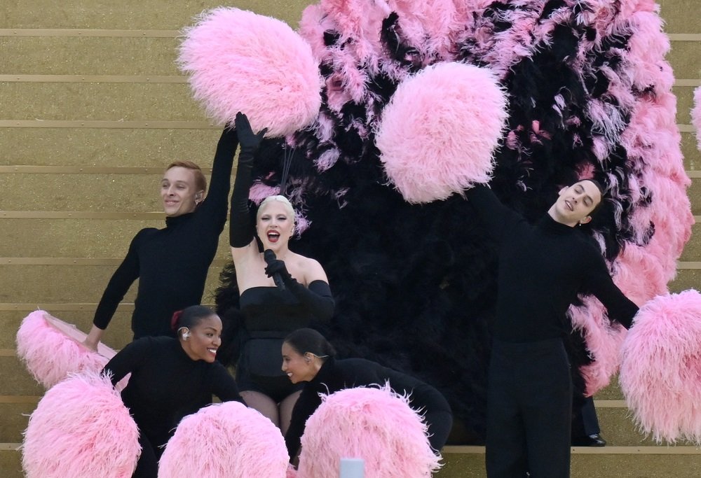 Lady Gaga abre as Olimpíadas de Paris com homenagem a Édith Piaf e Zizi Jeanmaire