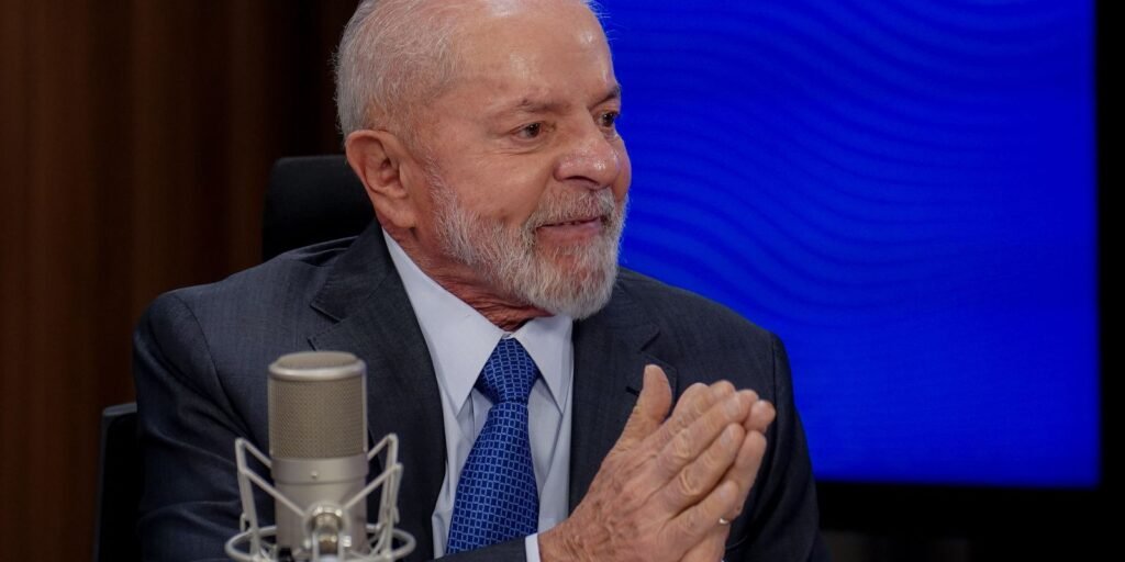 “Não vamos cortar o salário mínimo”, reafirma Lula