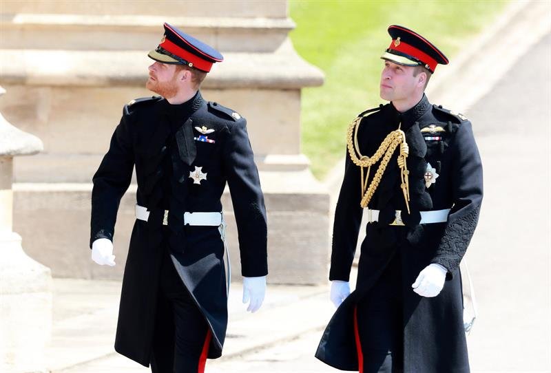 Príncipe Harry aguarda pedido de desculpas de William para considerar retorno à família real