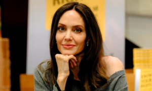 Angelina Jolie compartilha profissão inusitada que poderia seguir caso não fosse atriz