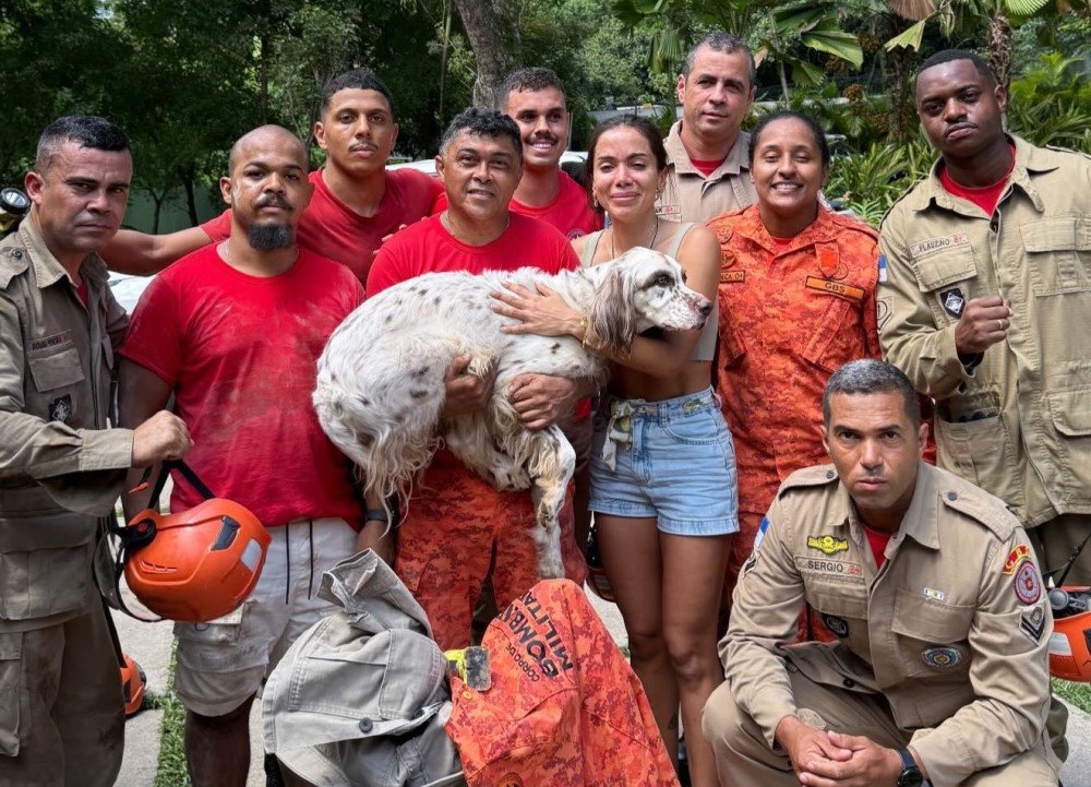 Anitta encontra seu cachorro Charlie após desaparecimento na noite de Natal; veja vídeo