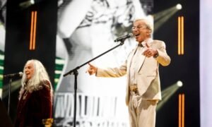 Caetano Veloso e Maria Bethânia encantam 49 mil fãs em show em São Paulo