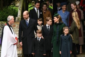 Kate Middleton retorna ao evento natalino da Família Real após tratamento de câncer