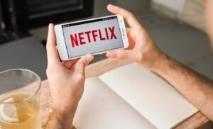 Netflix atinge marco histórico com aumento de 2,5% nas ações